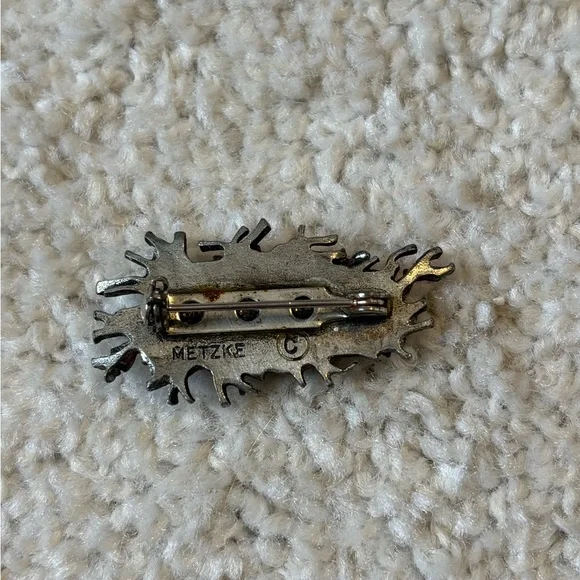 vintage signed Metzke pewter bird's nest and eggs brooch - Picture 2 of 2